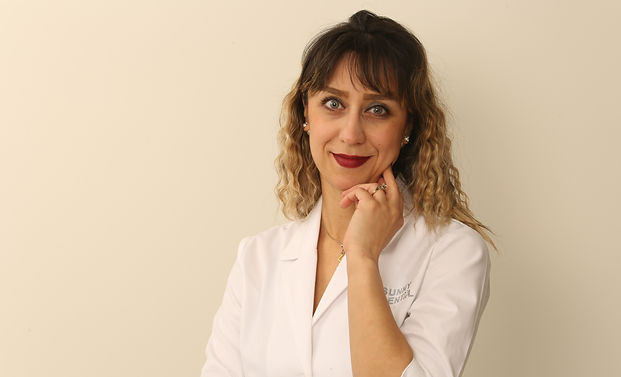 Dr. Faranak .JPG