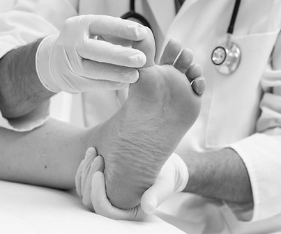 podiatrist-looking-at-athletes-foot_edit