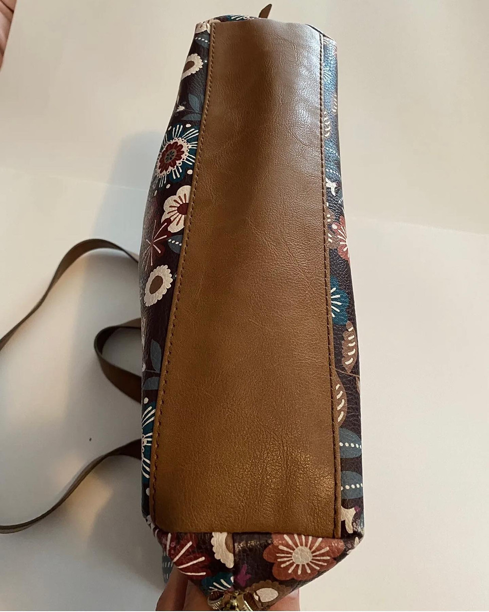 Thumbnail: Relic Handbag floral pattern