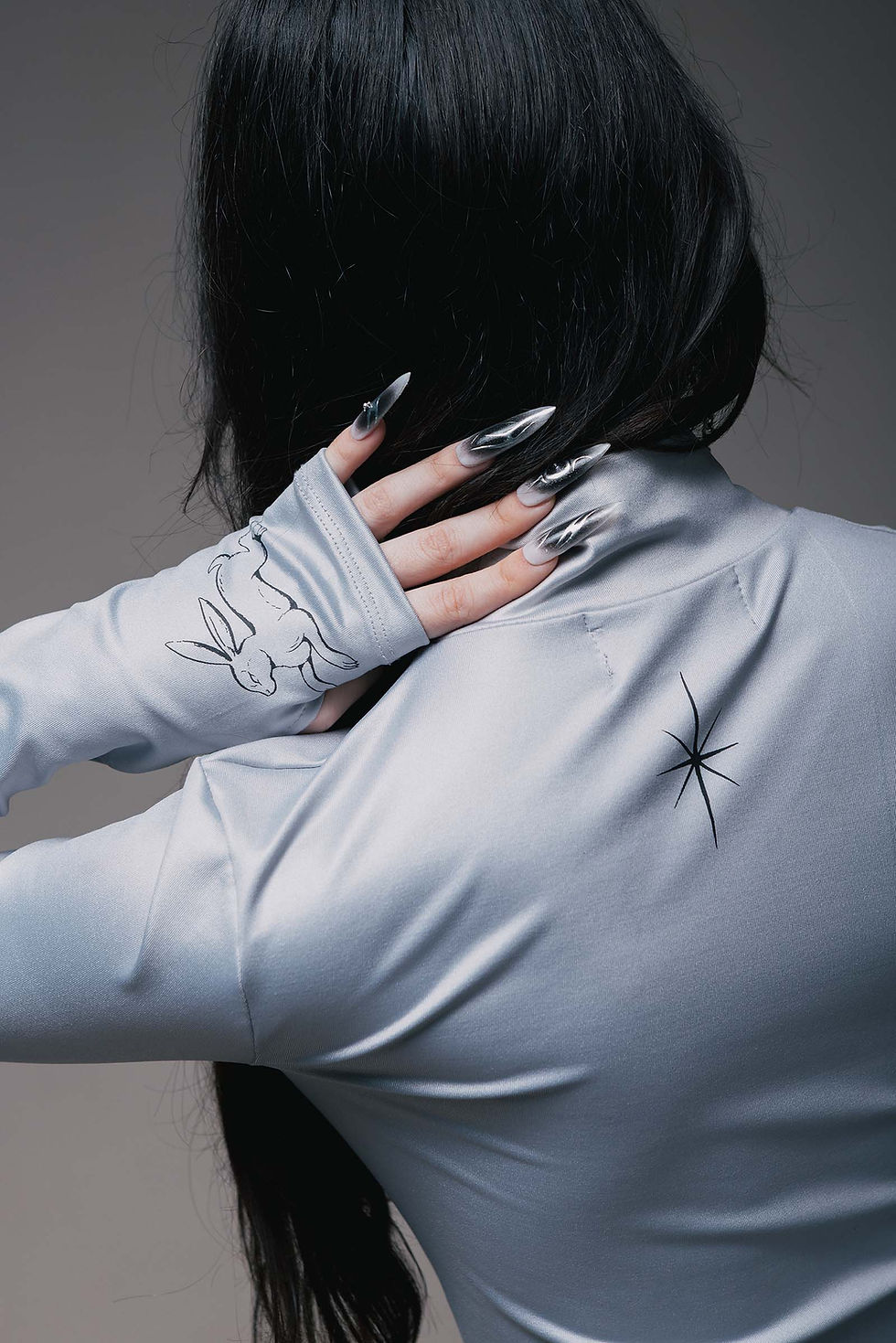 Miniatura: Polera Iliana x Kunst PLATEADA