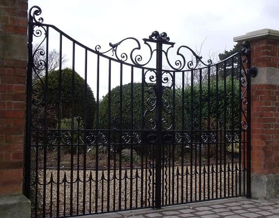 dcblacksmiths-traditional-wrought-iron-gates33.jpg