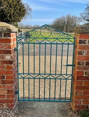 dcblacksmiths-traditional-wrought-iron-gates19.jpg