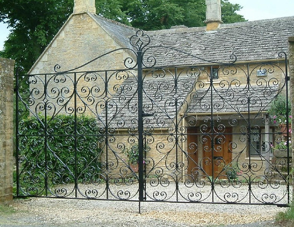 dcblacksmiths-traditional-wrought-iron-gates2.jpg