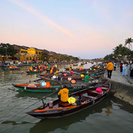 Boote auf dem Thu-Bon-Fluss