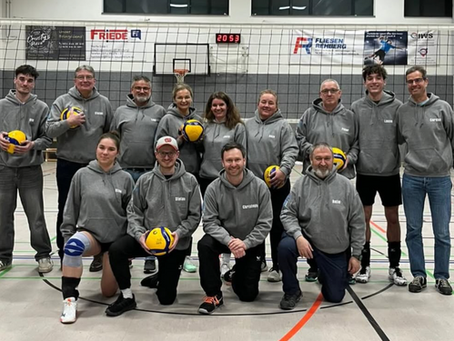 Neue Hoodies für unsere Trainer 