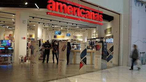 Americanas sofre queda de 77,3% em um dia devido a inconsistências contábeis.