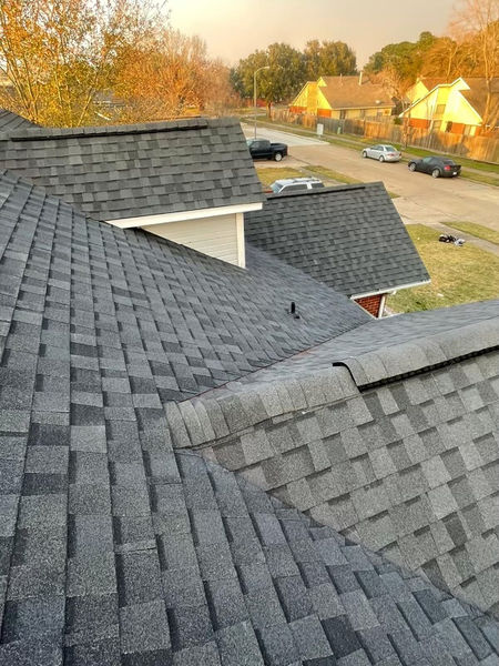 Color_ Moire Black Type Of Shingles_ Certainteed Landmark - Laminated (30 Years)