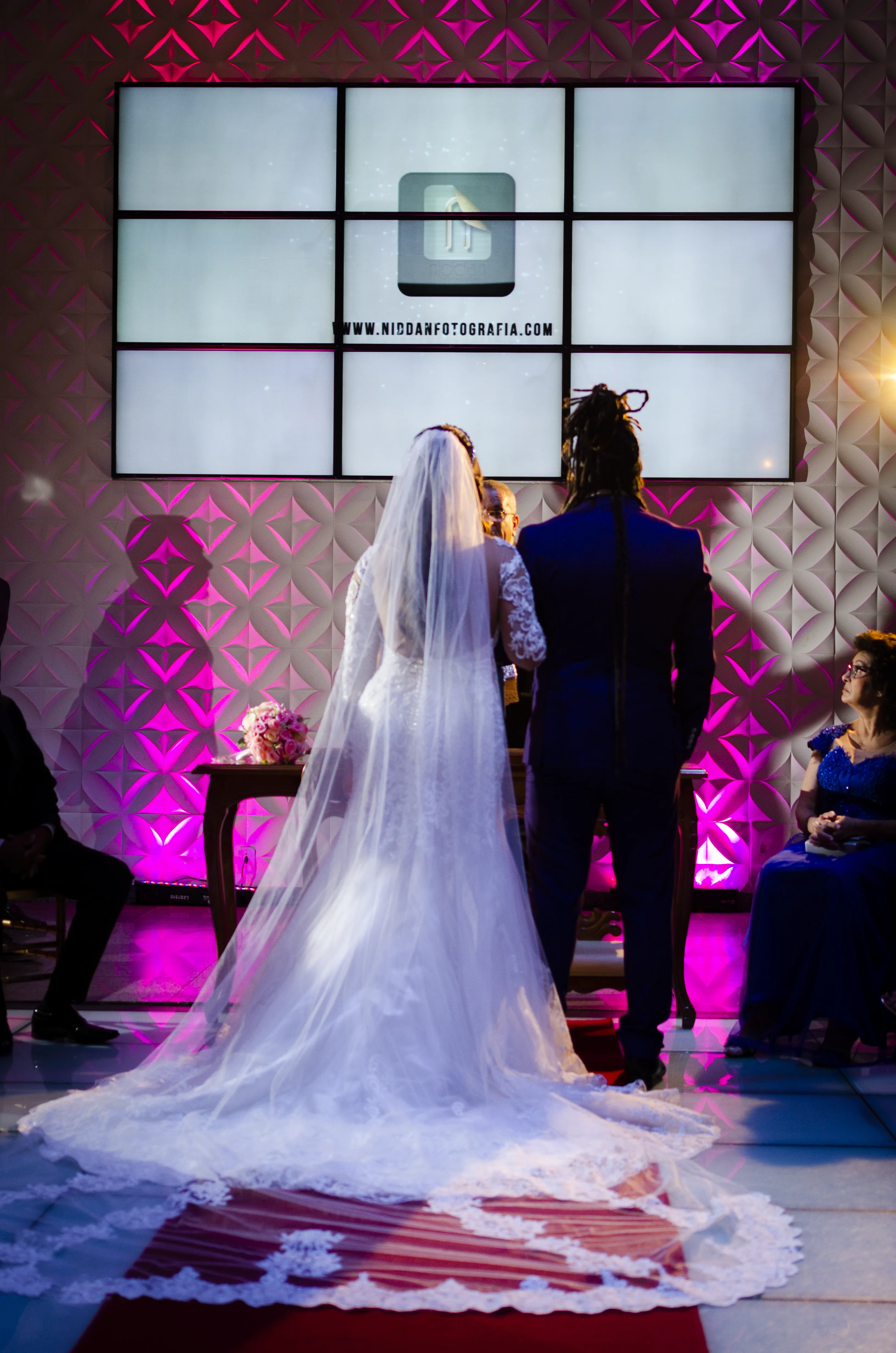 fotografia de casamento-cerimônia de casamento em salão luxuoso
