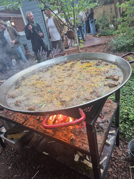 Paella Valenciana event catering