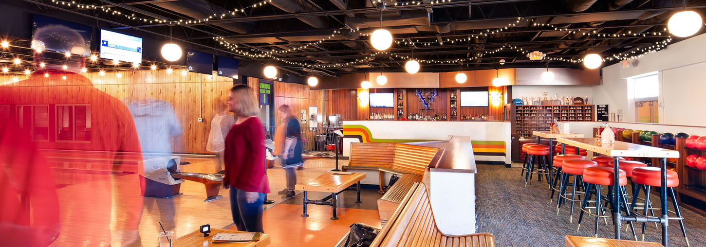 Dust Bowl Lanes & Lounge, Interior dining view