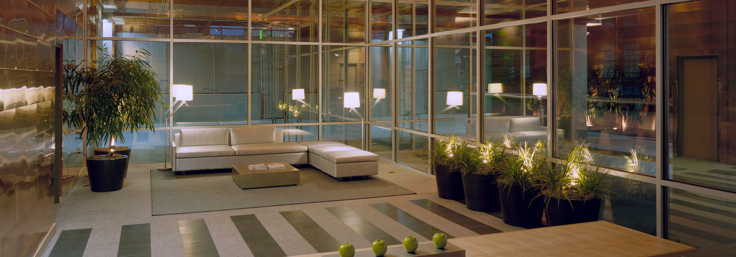 300 3rd Tower, Interior lobby