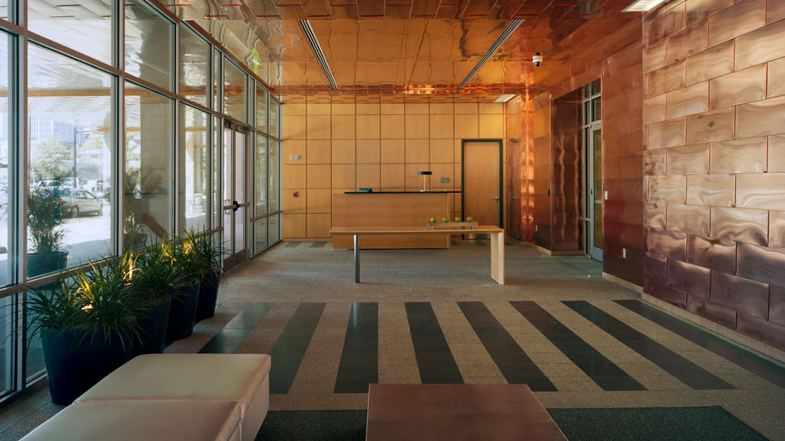300 3rd Tower, Interior lobby