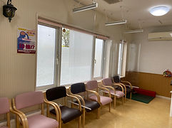 玉川歯科 待合室.JPG