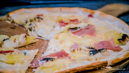 Flammekueche (Tarte Flambée): Think of it as pizza’s distant cousin—a thin crust topped with cream, onions, and bacon. Simple but delicious!