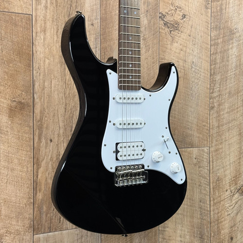 Yamaha Pacifica 012 PAC012 Black | Stourbridge Music Ce