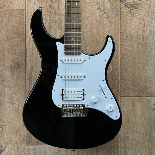 Yamaha PACIFICA 012 エレキギター 黒 Amazon | YAMAHA PACIFICA012 ブラック エレキギター 初心者