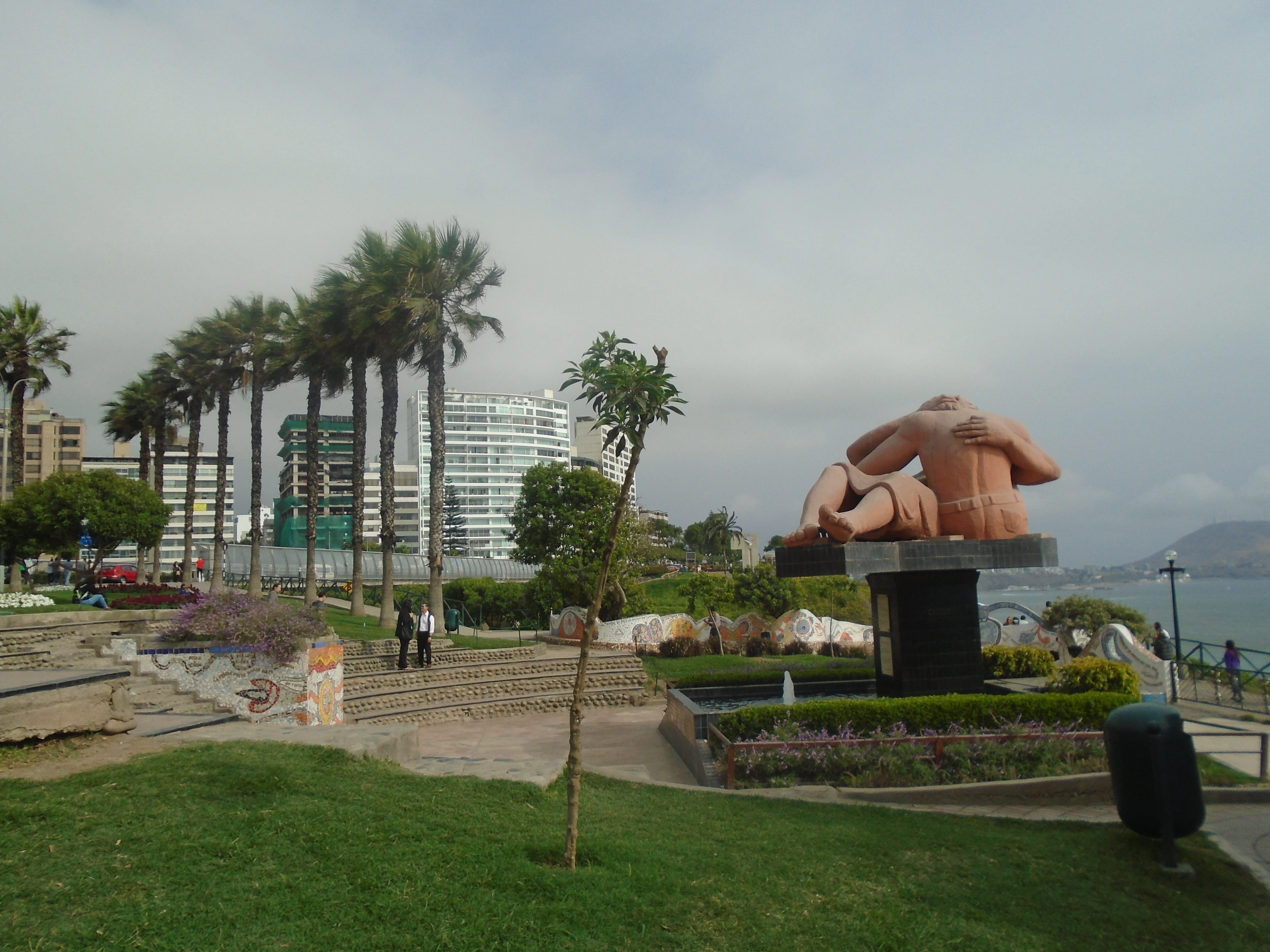 Monumento do Amor em Lima. Foto autoral.