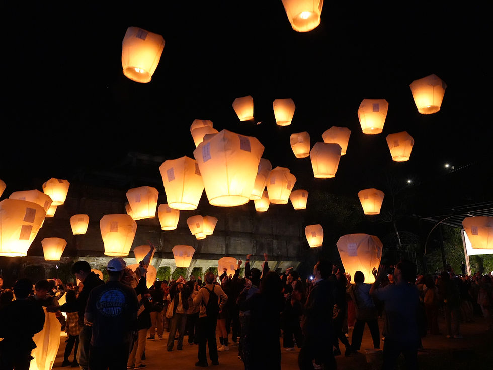 日台友好を願う平渓ランタン上げに日本人観光客1,100人が参加