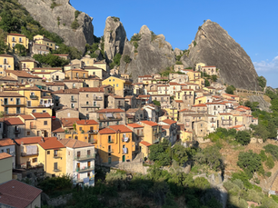 Castelmezzano: il gioiello nascosto tra le Dolomiti Lucane