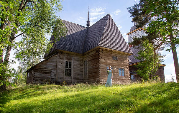 Petäjäveden vanha kirkko kesällä. Anne Kalliola_720.jpg