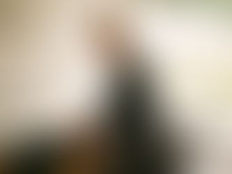 Knoxville chiropractor gently adjusts a pregnant woman.