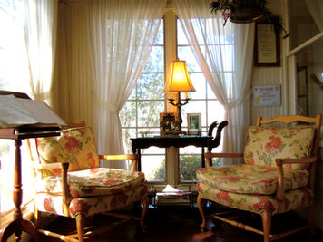 Maison Lacour Front Lobby