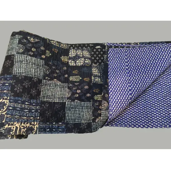 Miniatura: Indigo Colour Patch Work Machine Quilted Comforter