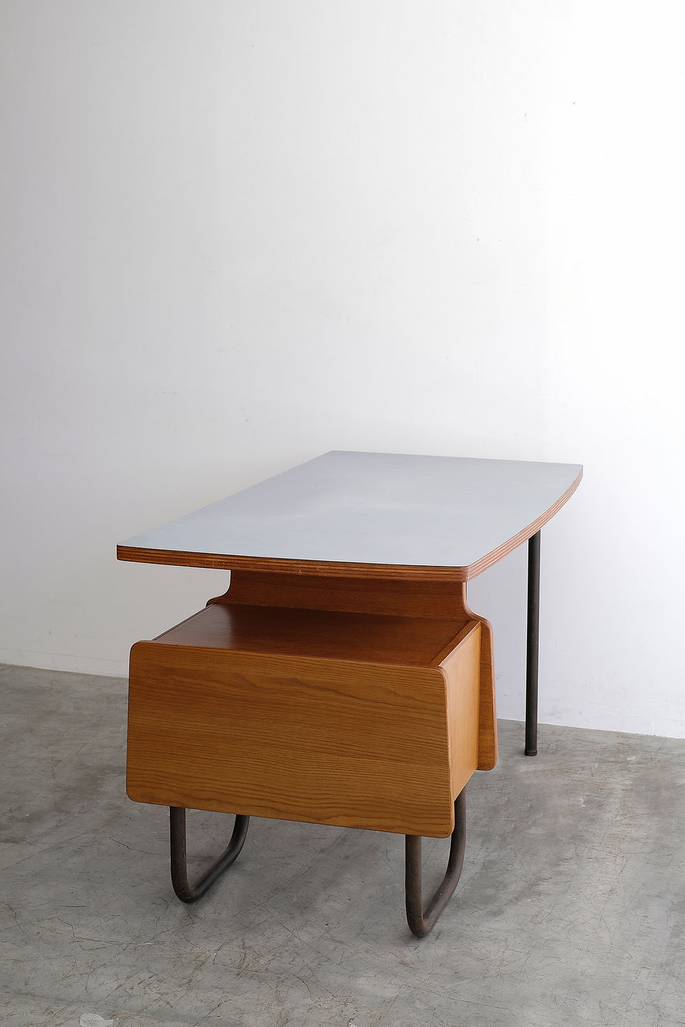 サムネイル： S-1343 Robert Charroy Desk