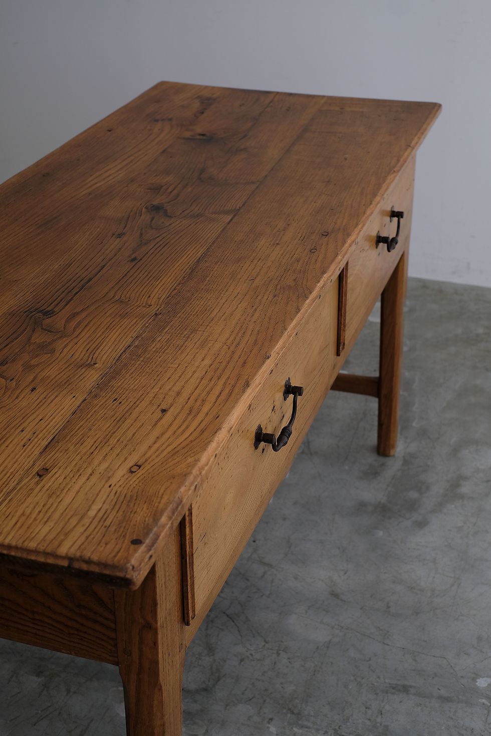 サムネイル： T-798 Table