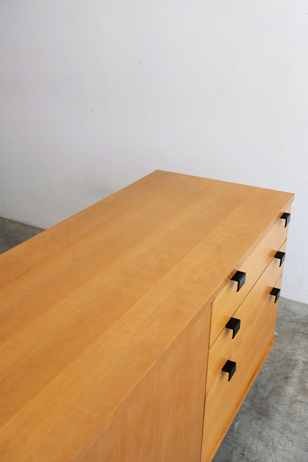 サムネイル： S-991 Alain Richard Cabinet