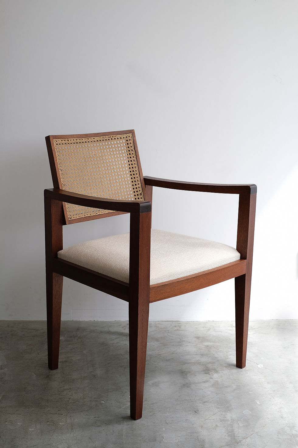 C-895 Emile Seigneur Chair