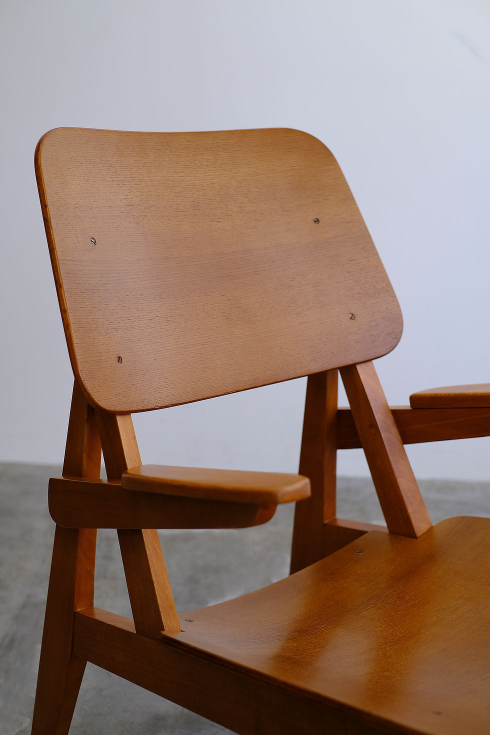 サムネイル： C-896 Henri Lancel Chair