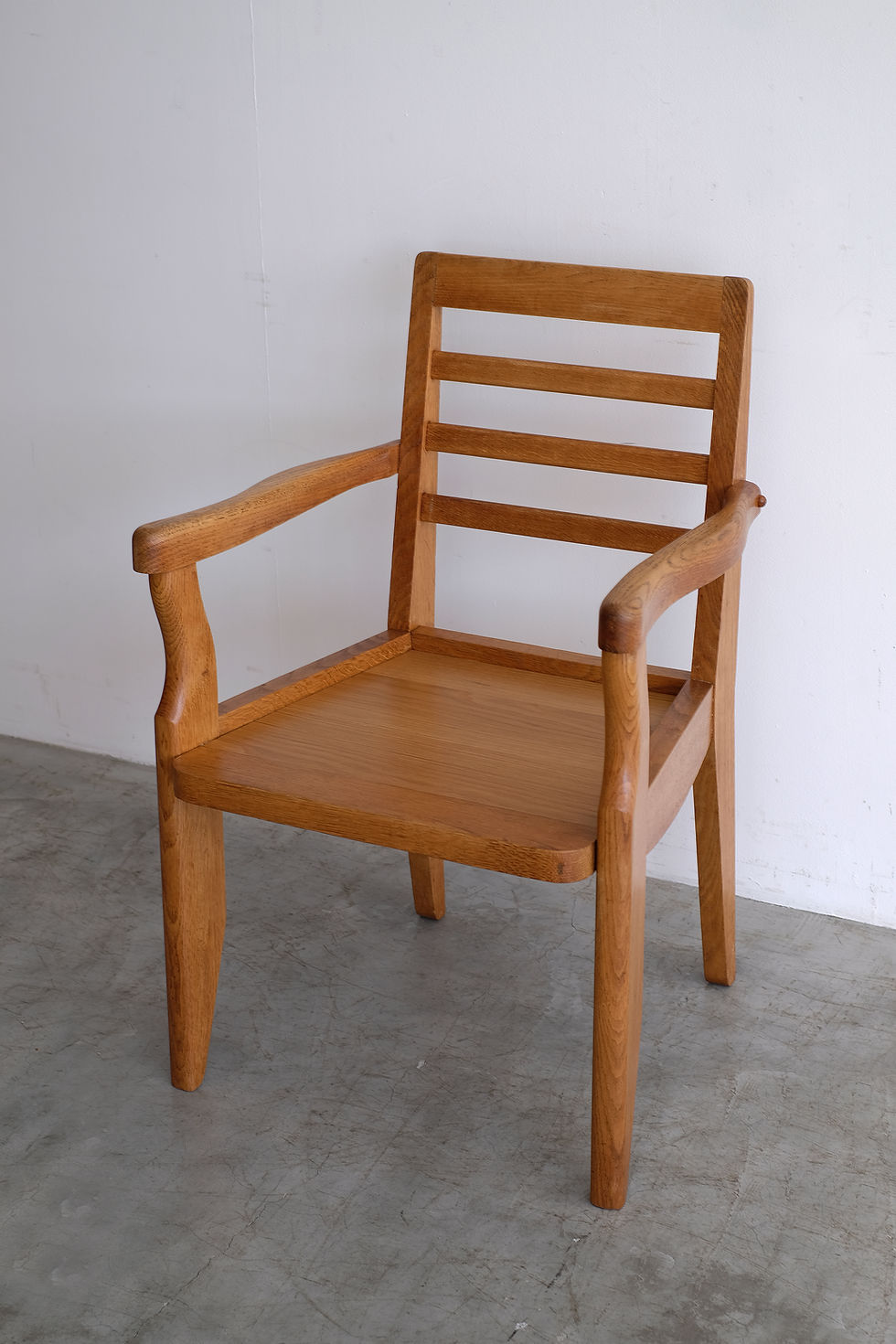 サムネイル： C-1059 Guillerme et Chambron Chair