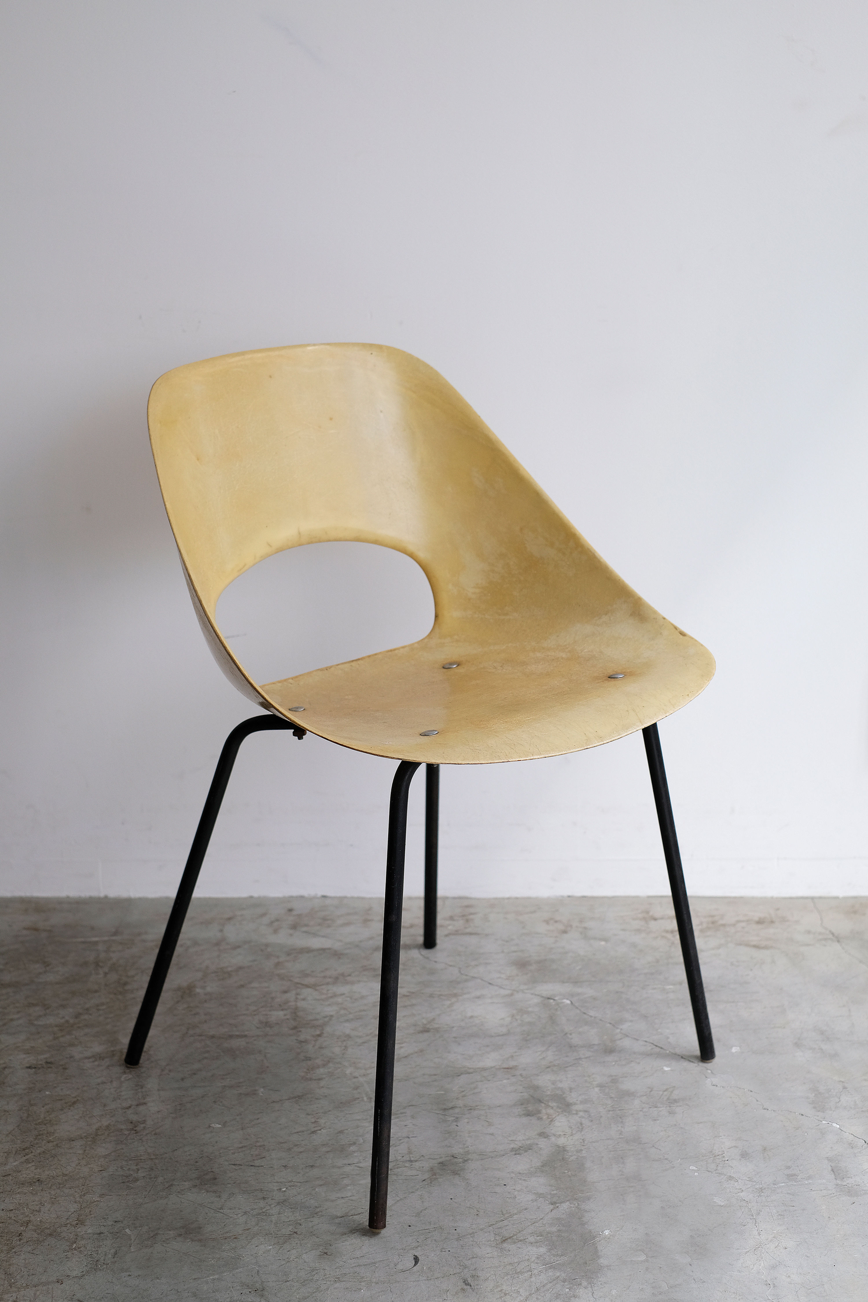 C-984 Pierre Guariche Tulip chair