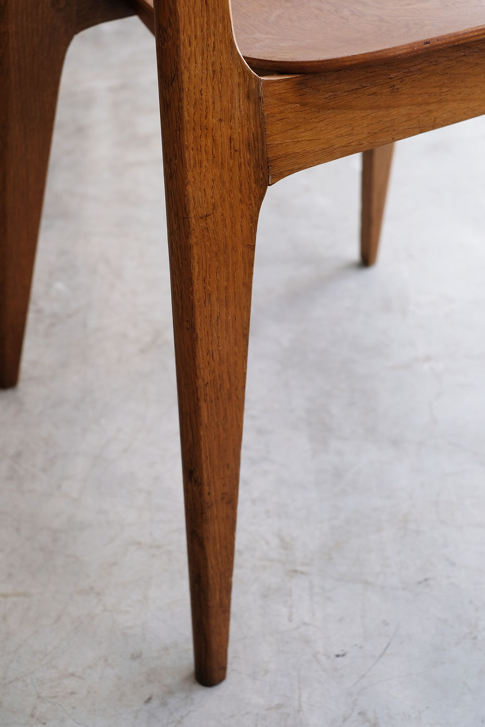 サムネイル： C-657 Roger Landault 6517 Chair