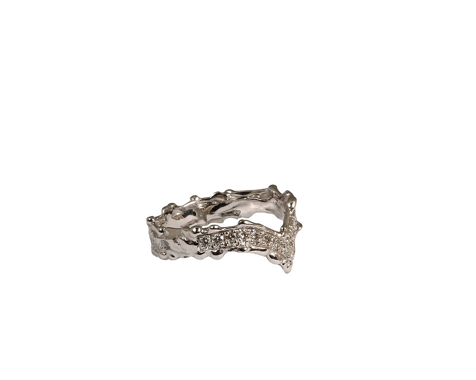 Thumbnail: Unique V-shaped ring with diamonds