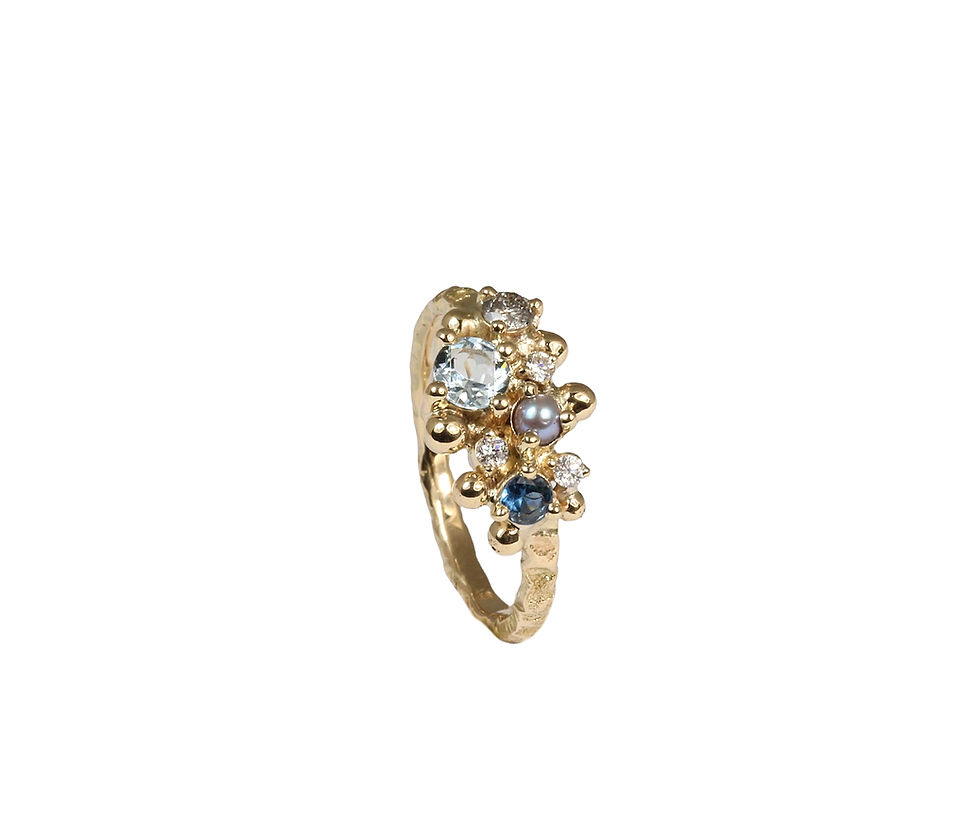 Thumbnail: Charismatic yellow gold ring with colorful gemstones