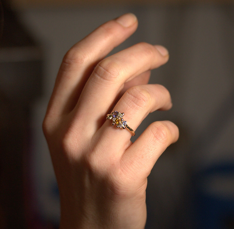 Thumbnail: Artistic gold ring with Sapphires