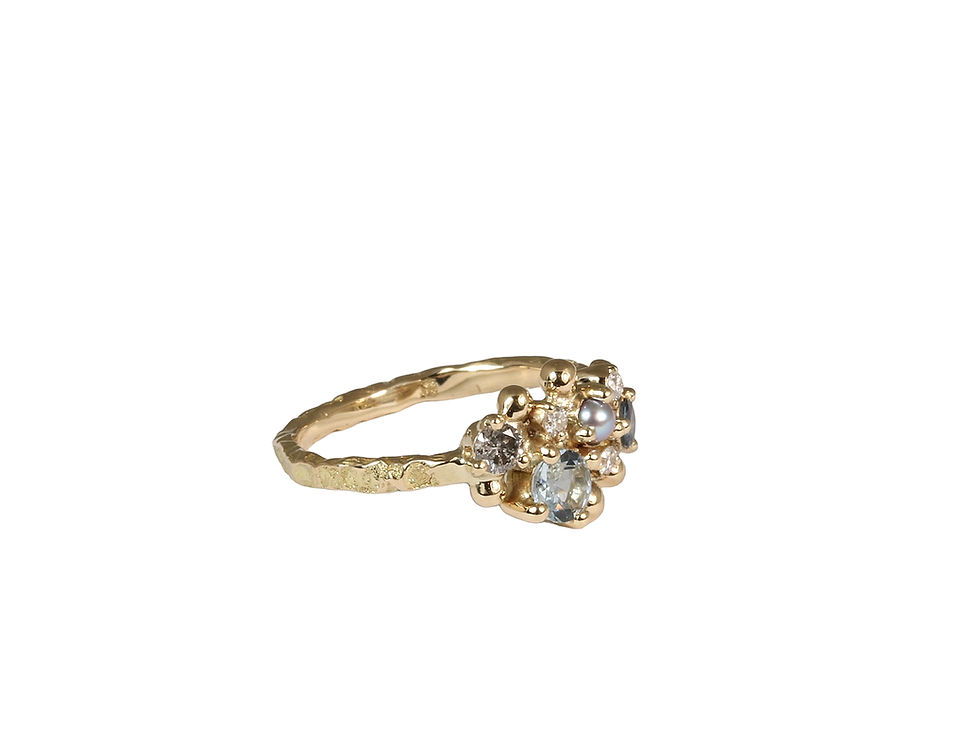 Thumbnail: Charismatic yellow gold ring with colorful gemstones