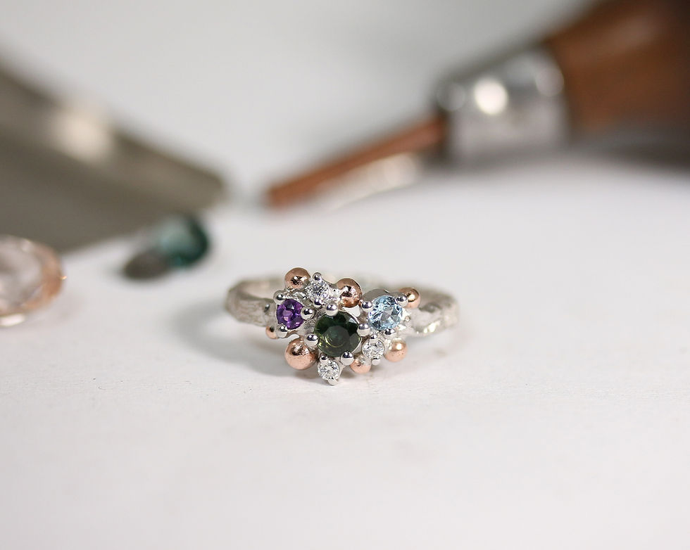 Thumbnail: FAMILY AJDA ring with green Sapphire, Atelje DR jewelry