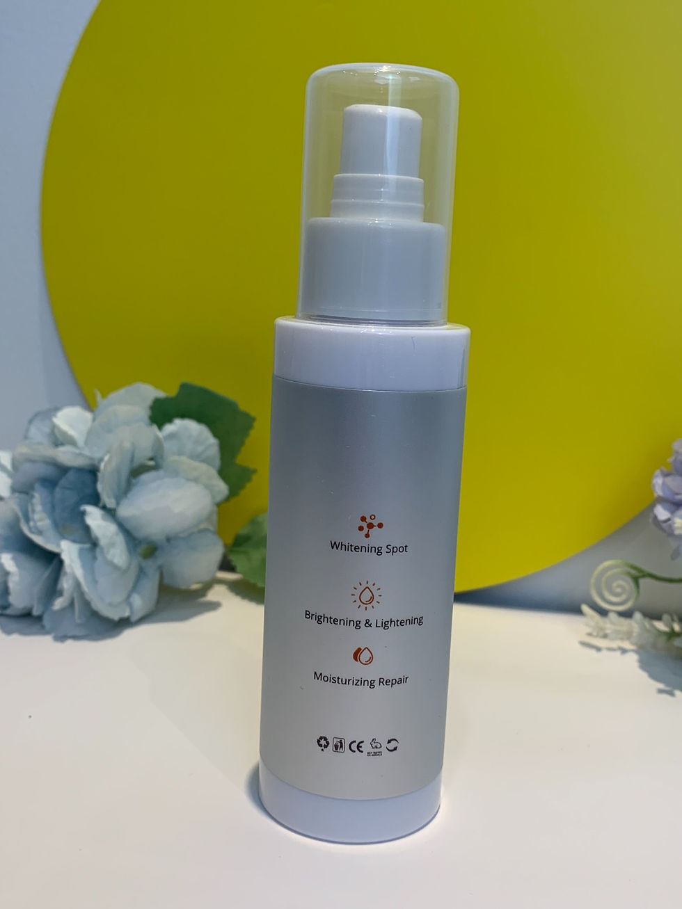 Miniatura: Whitening Facial Skin Care