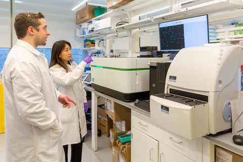 ktphoto_211215_0875 (High Content Imager).jpg