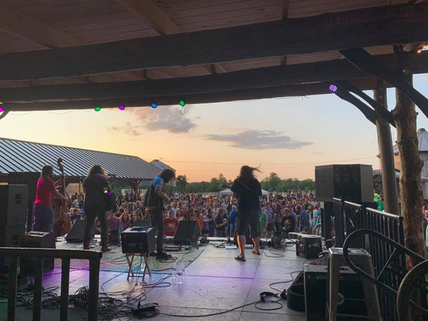 69180628_689568878137563_420841048937123