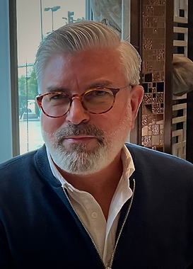 Doug headshot 8833E61B-B825-4E84-81D8-29BE4EE23E82_1_201_a (1).heic