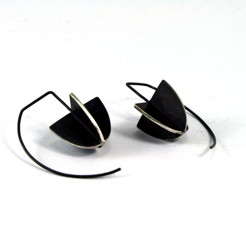 Shield hook X-series earrings