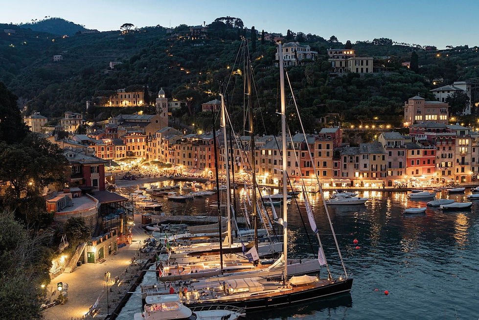 Hafen von Portofino am Abend - Bild von Expedia