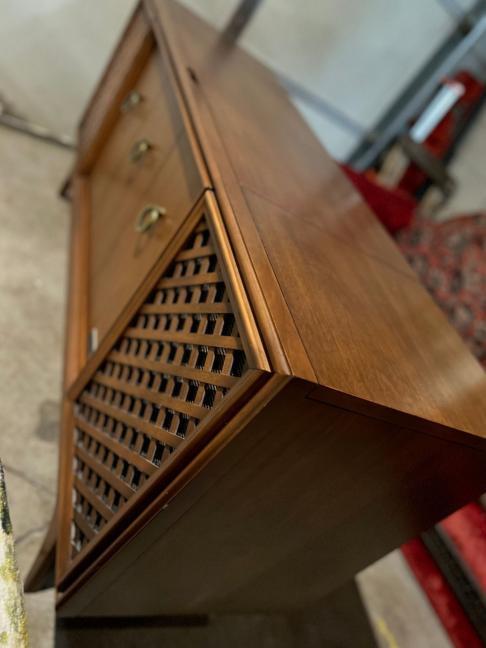 Thumbnail: Zenith FM/AM Stereophonic High Fidelity Record player.