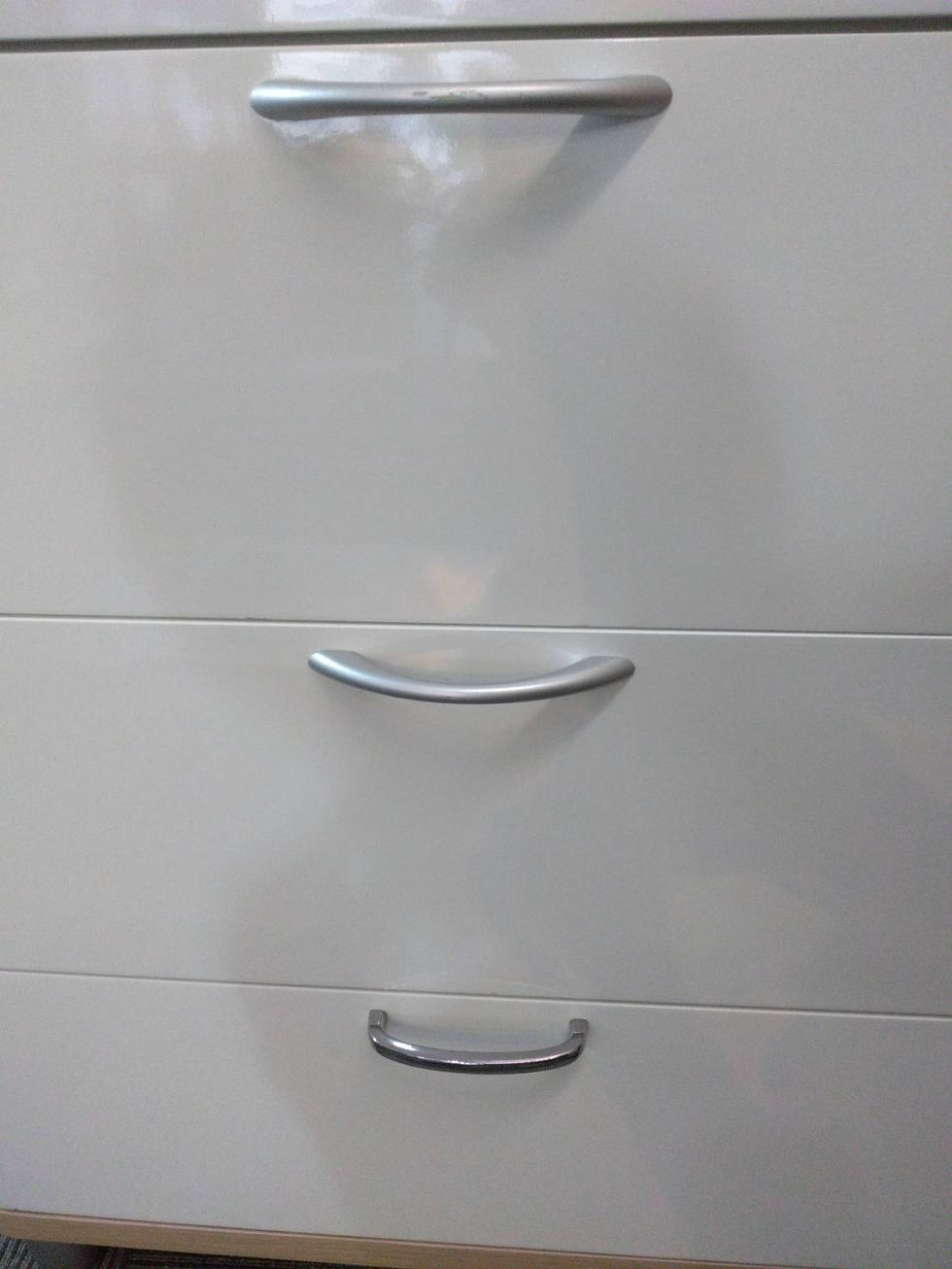 サムネイル： 洋服　収納　たんす　チェスト　白