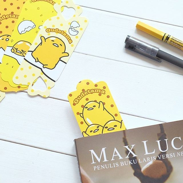 Gudetama Paper Bookmark Set