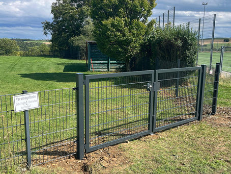 Unser Trainingsgelände ist jetzt eingezäunt